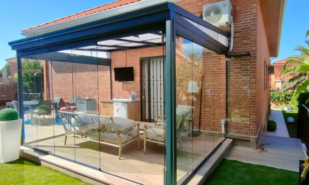 Cerramiento de terraza en vidrio templado fabricado en fábrica