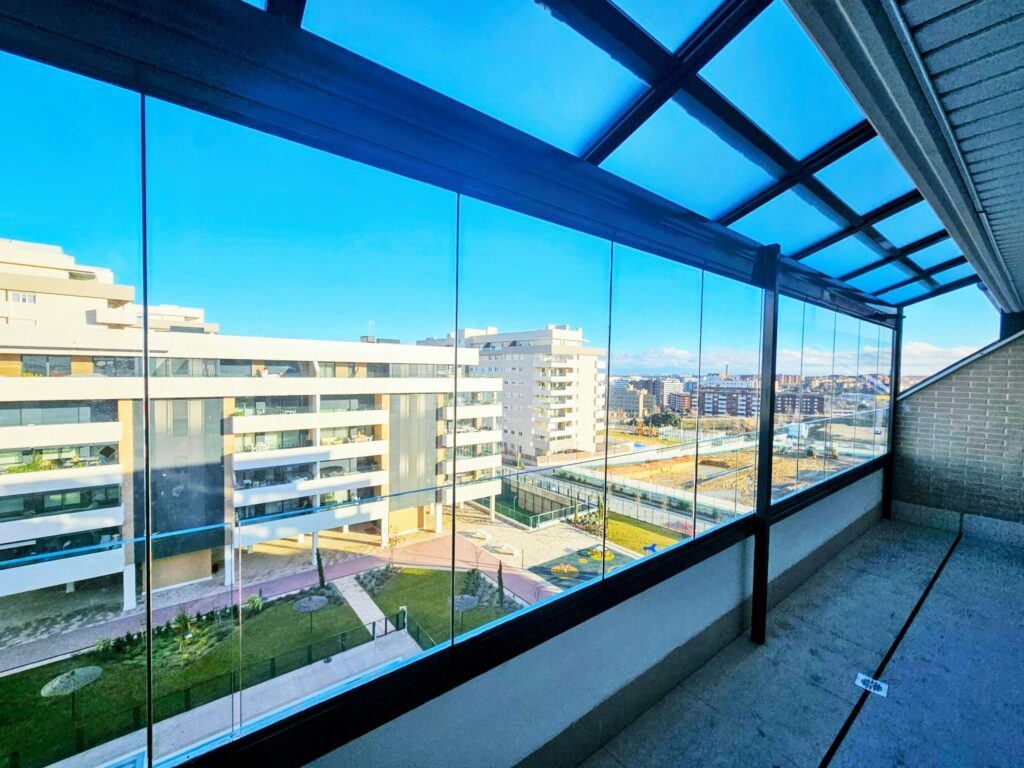 Acristalamiento de terraza hecho en nuestra fábrica
